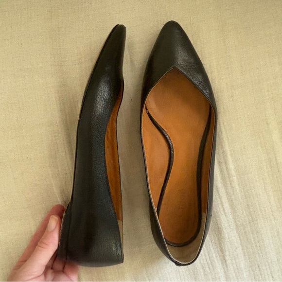 Chloe Italian Leather Pointed Toe Flat Sz 37 black - Picture 10 of 11